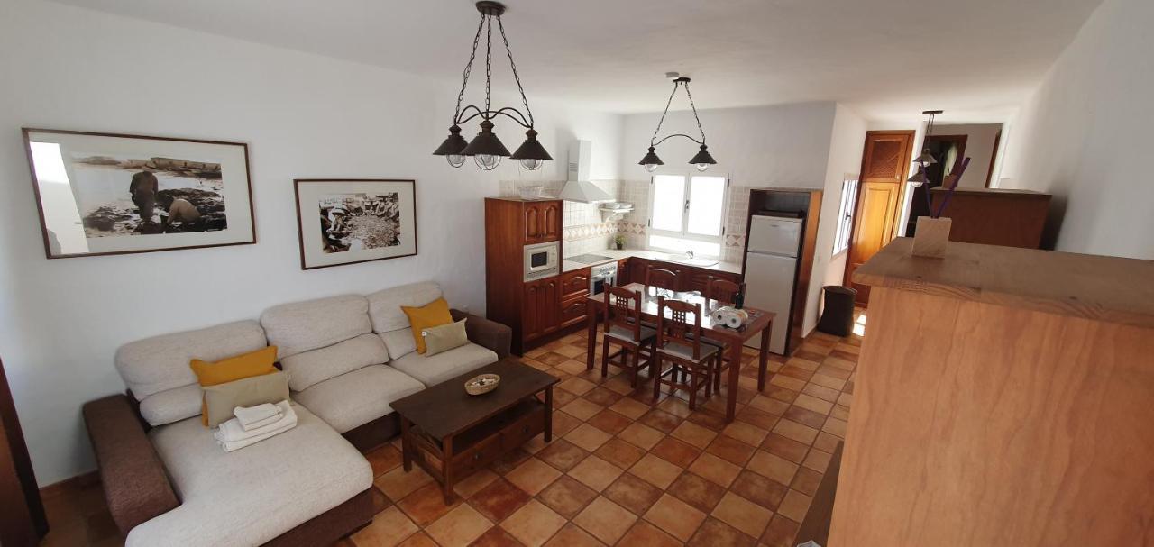 Isabel2 Apartment Фамара Екстериор снимка